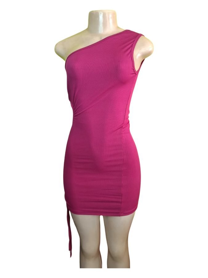 Vestido rosa um ombro